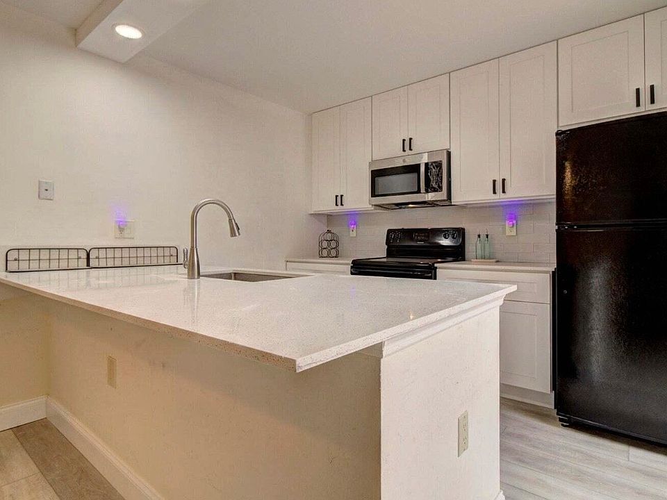 1st image of 593 Green Springs Pl
