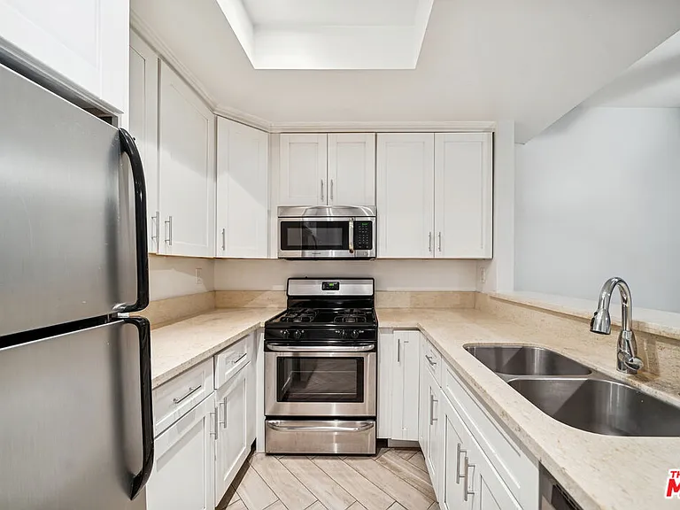 5715 W Olympic Blvd #103 — Photo 5