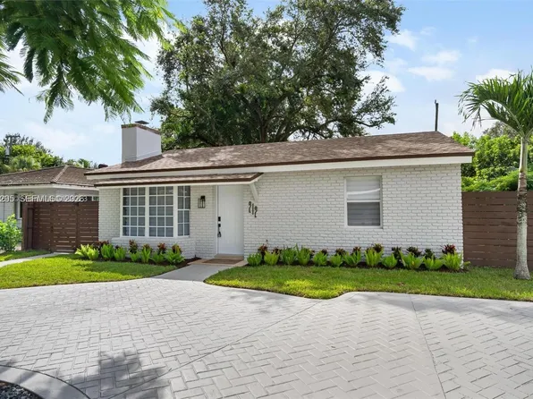 212 NW 103rd St, Miami, FL 33150