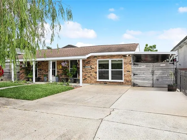 2973 Glenbrook Dr, Gretna, LA 70056