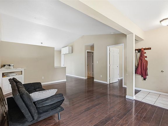 4th image of 913 Maggard St