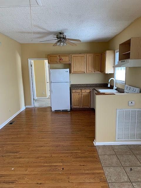 2nd image of 1511 Berry St #B