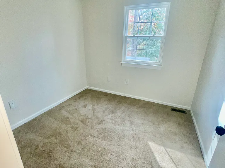 1625 Congressional Ct — Photo 12