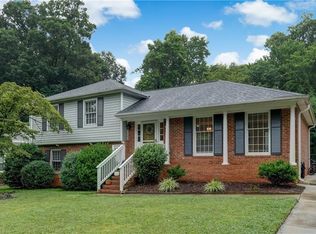 1008 Elderwood Pl, Greensboro, NC 27410
