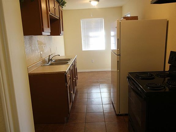 3rd image of 5415 Ennis St #C