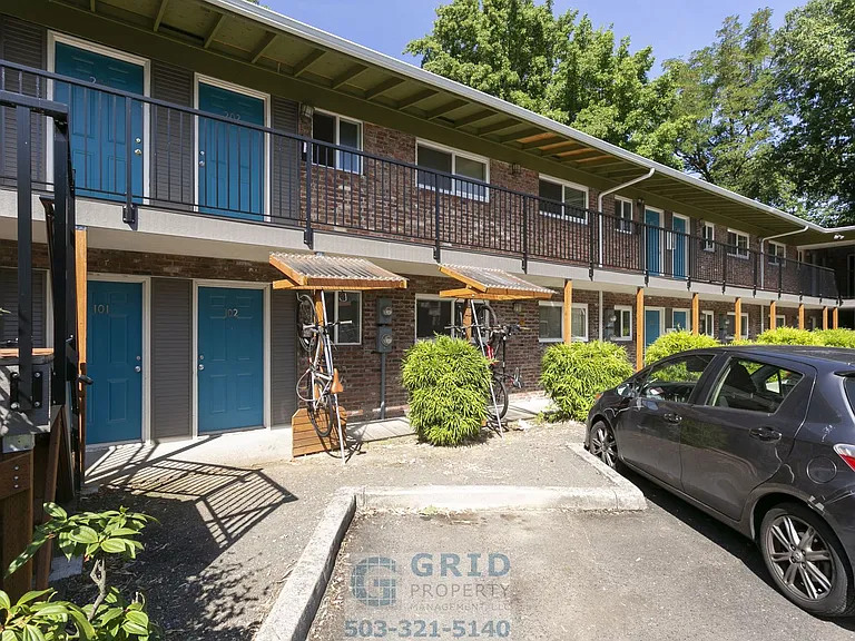 1800 SE Stark St #105 — Photo 13
