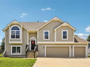 8005 NE 111th St, Kansas City, MO 64157