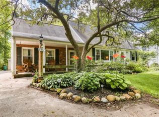 8247 Summit Dr, Chagrin Falls, OH 44023