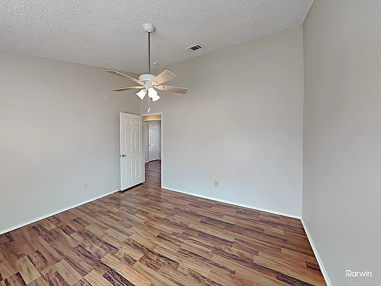 2508 Creekwood Ln — Photo 11