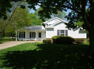 4024 Brewster Dr, Westlake, OH 44145