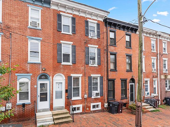 2nd image of 818 N Madison St