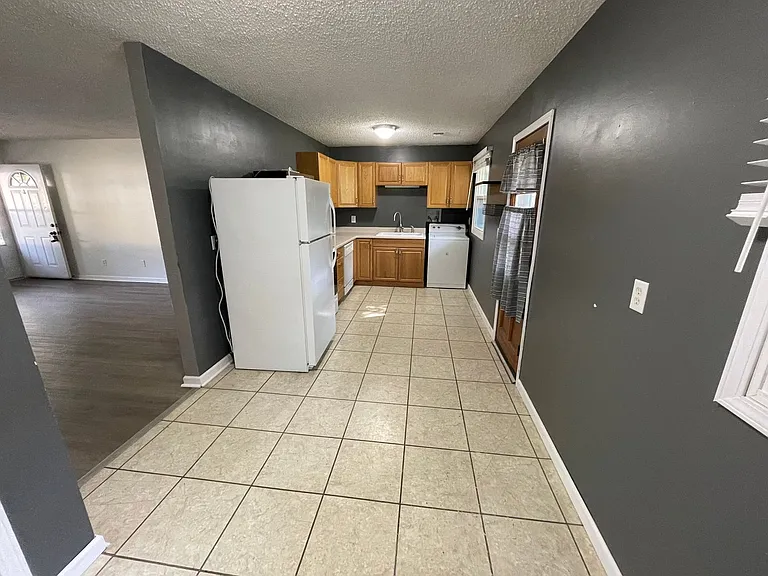 1733 Winne Dr — Photo 5