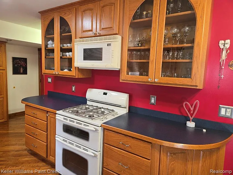 2340 Morton Grand — Photo 13