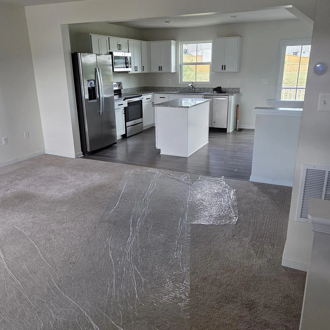 3 bed, 2.5 bath, 1240 sqft, $2,000 — Photo 4