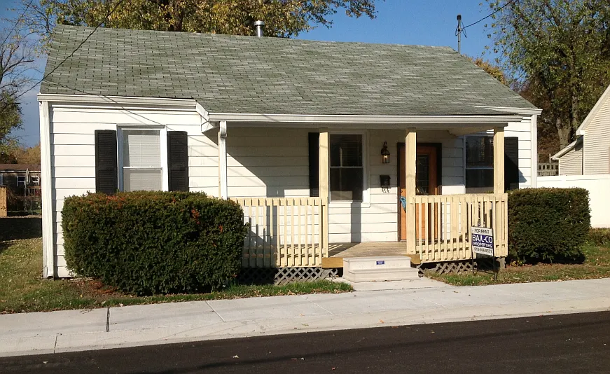 111 W Green St photo 1