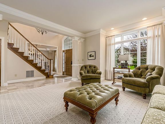 5th image of 6106 Balmoral Dr