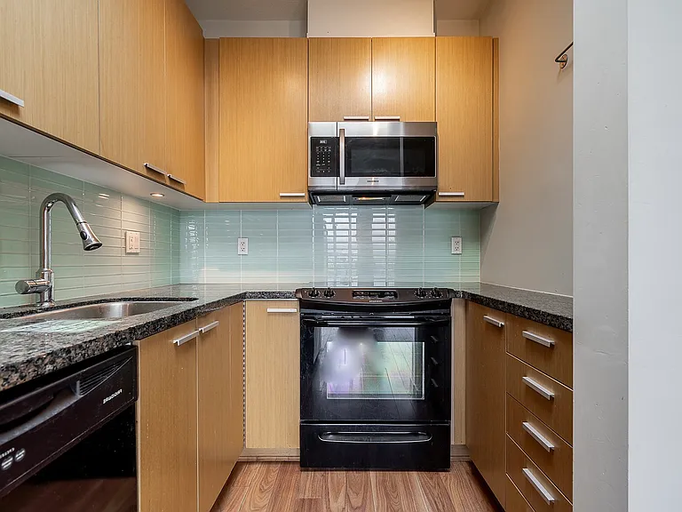 5388 Grimmer St #Penthouse 11 — Photo 3