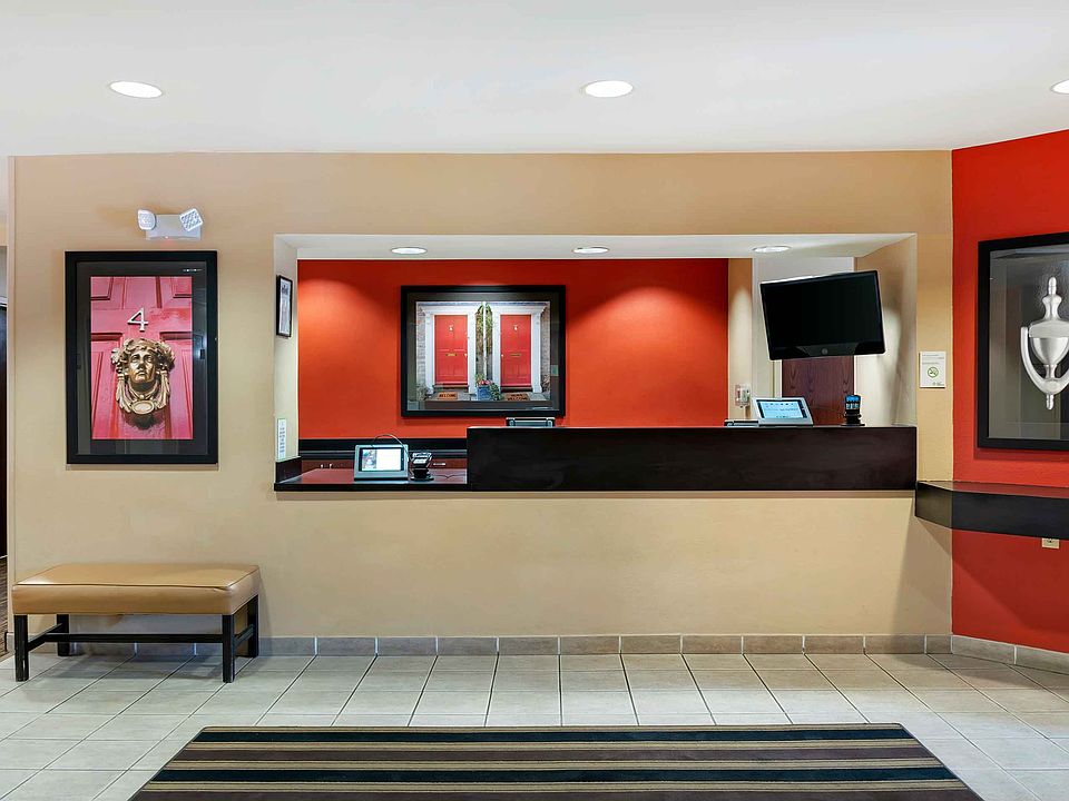 Lobby and Guest Check-in