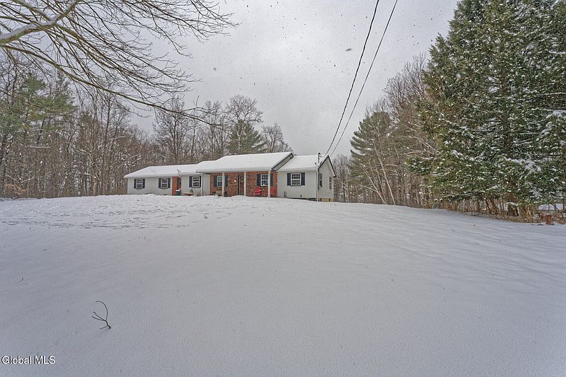 2nd image of 35 Pinewood Way