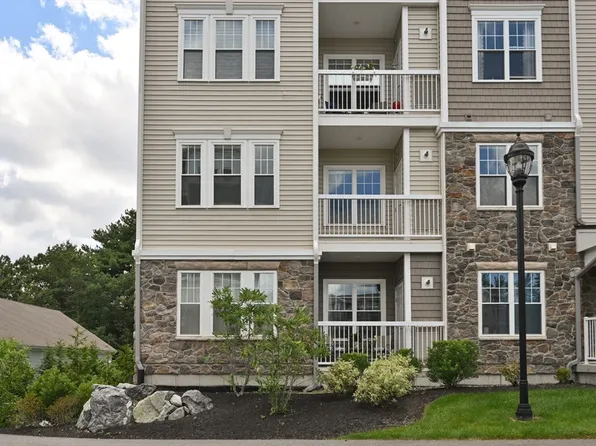 240 Martins Lndg #201, North Reading, MA 01864