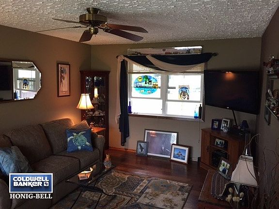 3rd image of 35720 Jay Dr
