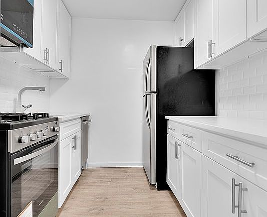 3rd image of 5800 Arlington Ave APT 8E