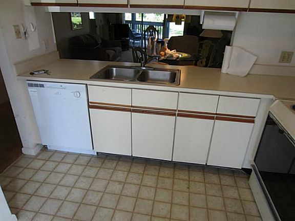 4th image of 1451 NE 14th Ct APT S41
