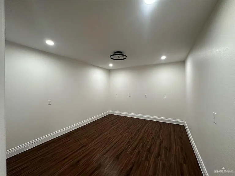 2415 Heather Ave — Photo 18