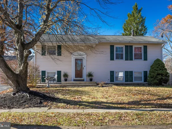 100 Patricia Rd, Newark, DE 19713