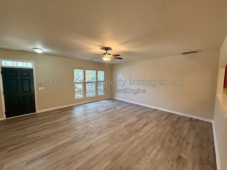 414 Walnut Woods Dr — Photo 7