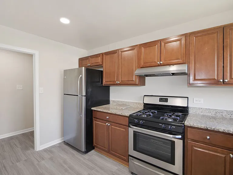 10619 Weymouth St #201 — Photo 5