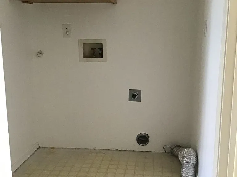 Main — Photo 12