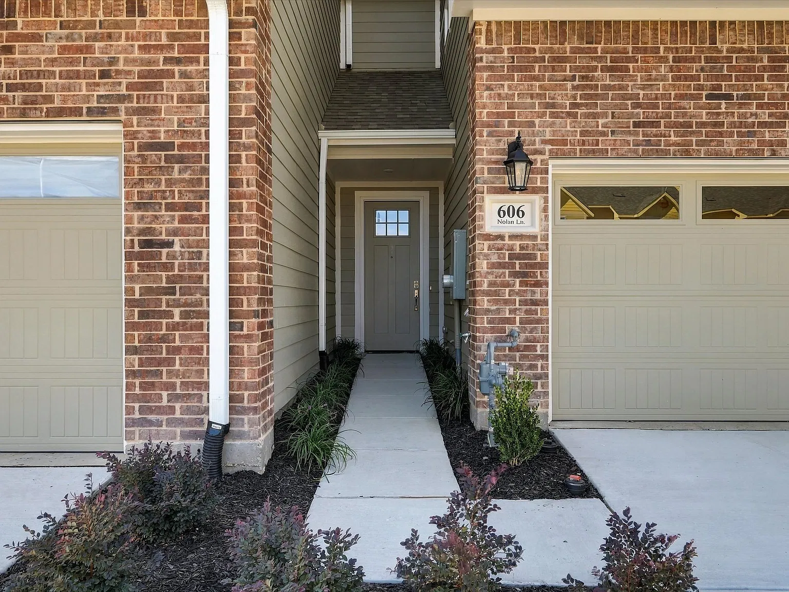 3 bed, 1759 sqft, $2,650 — Photo 3