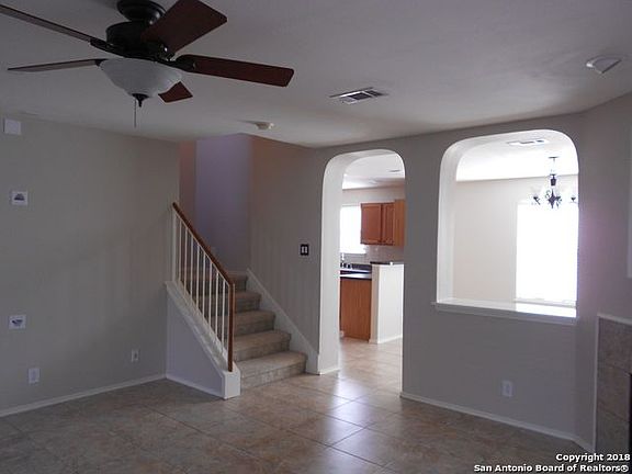 4th image of 1131 Lion Way