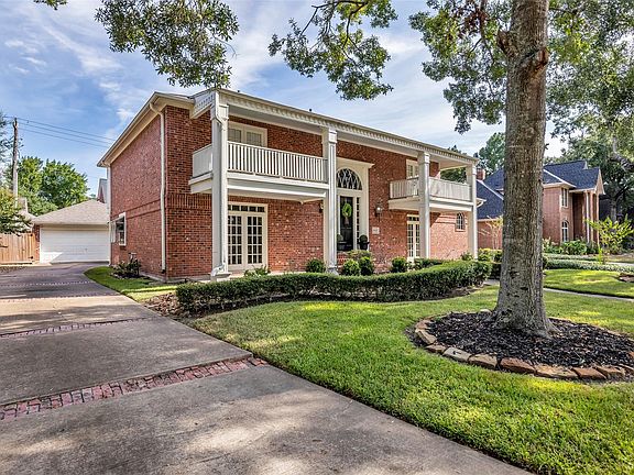 2nd image of 2018 Island Oak St