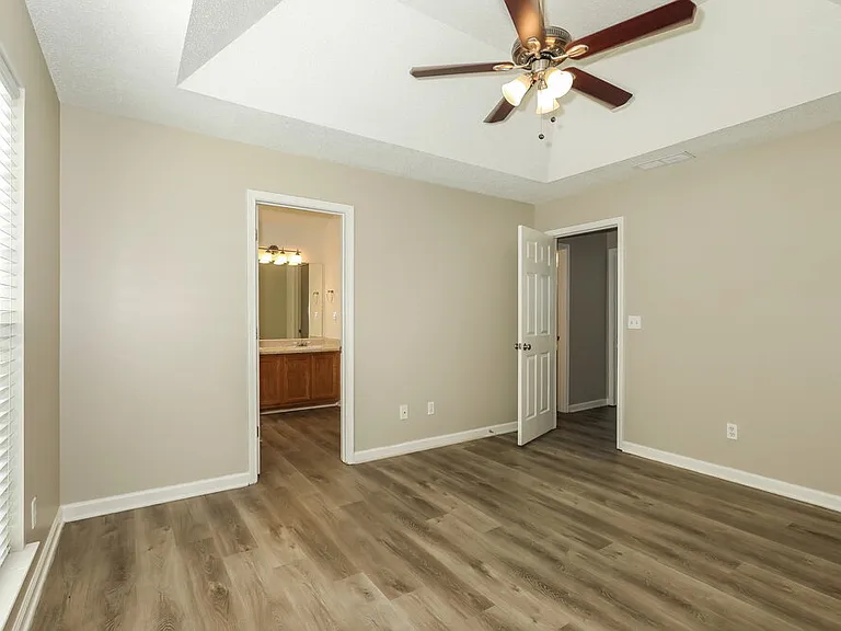 9447 Rollinghills Dr — Photo 9