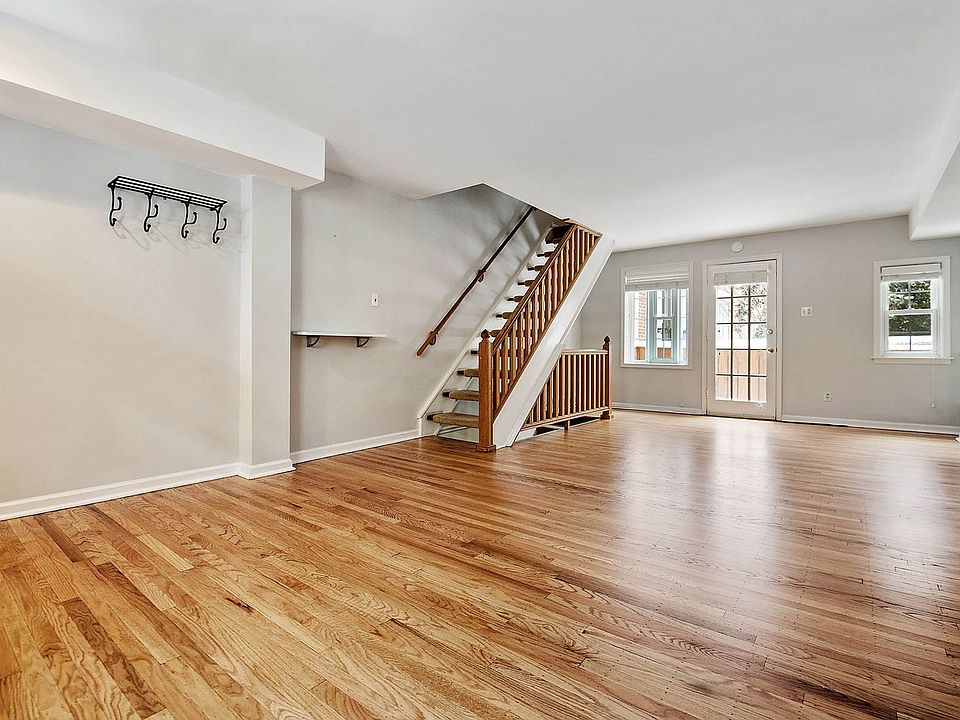 Welcome to 416 S. Hutchinson