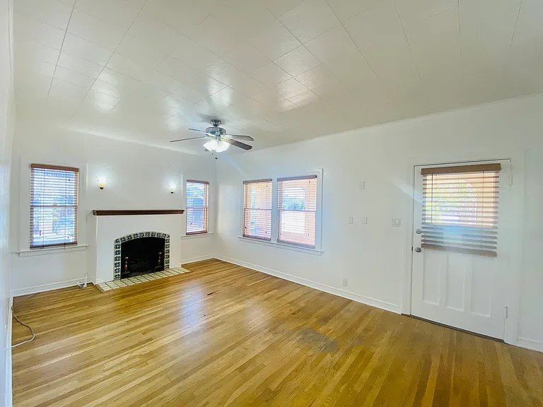 3249 E Presidio Rd — Photo 17