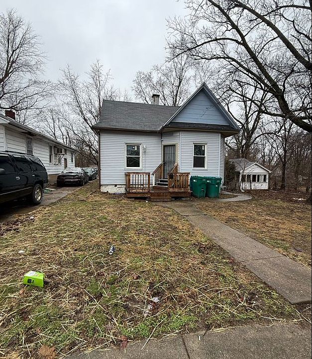 1st image of 968 W View St
