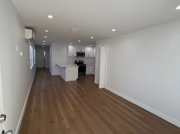 319 E 106th St #317-1/4, Los Angeles, CA 90003