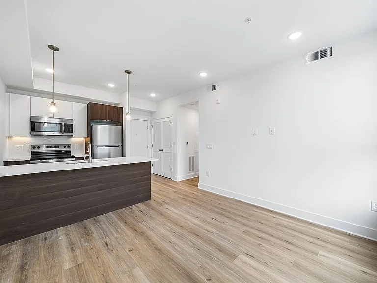 4324 Lancaster Ave — Photo 38