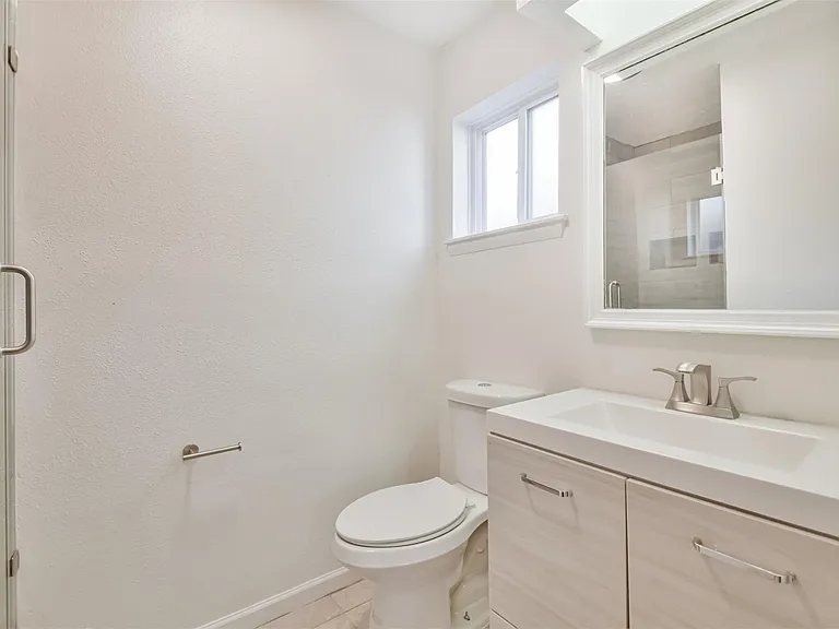 9719 Halkirk St — Photo 18