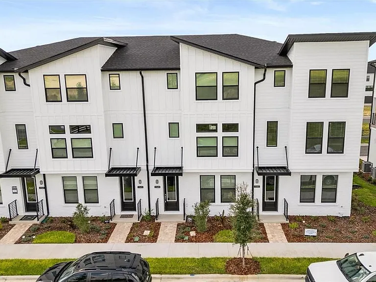 15489 Hamlin Park Dr — Photo 28