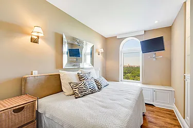 Sold by Ortoli Richard