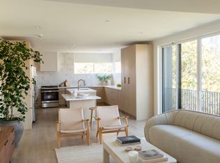 6541 N De Longpre Ave #1/2, Los Angeles, CA 90028