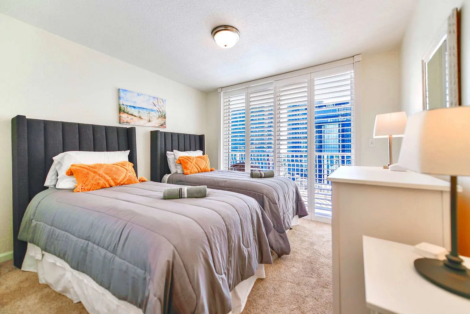 3 bed, 2.0 bath, 1227 sqft, $5,124 — Photo 3
