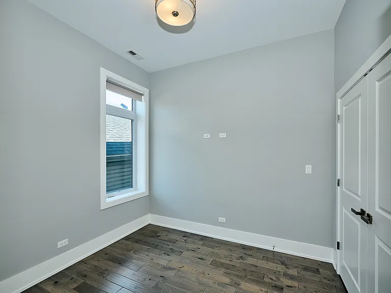 1752 W 18th Pl #2N — Photo 8