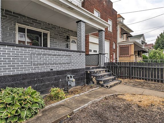 3rd image of 831 Woodward Ave