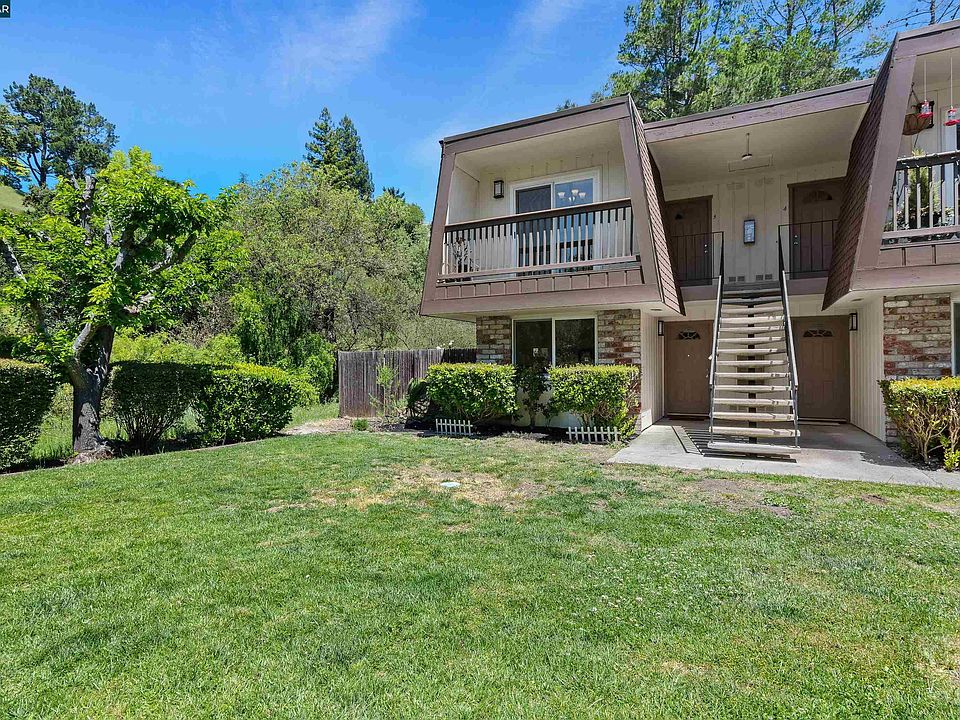 1st image of 146 Ascot Ct APT 1