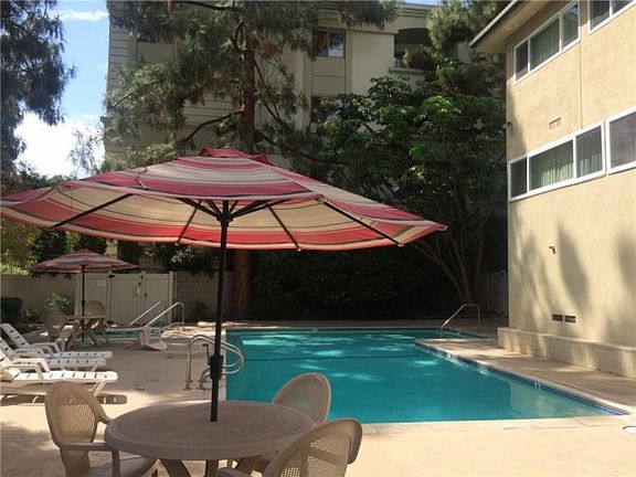 3rd image of 11138 Aqua Vista St APT 58